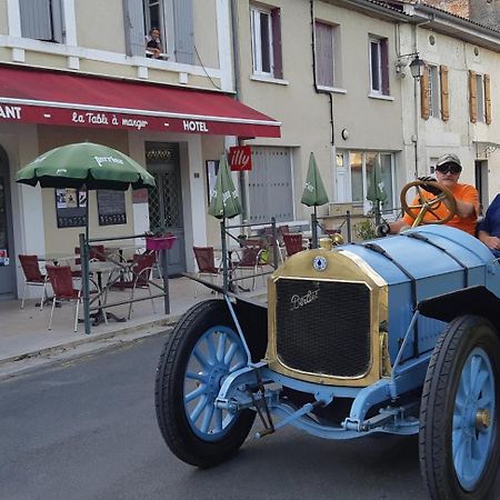 Logis Hotel Du Champ De Foire Saint-Aulaye-Puymangou エクステリア 写真