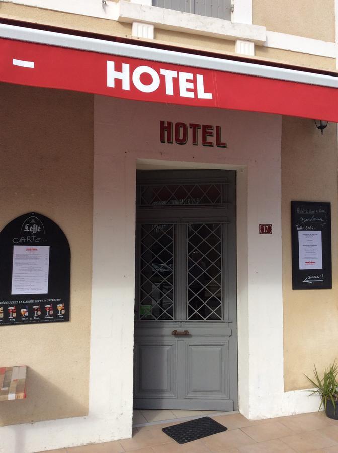 Logis Hotel Du Champ De Foire Saint-Aulaye-Puymangou エクステリア 写真